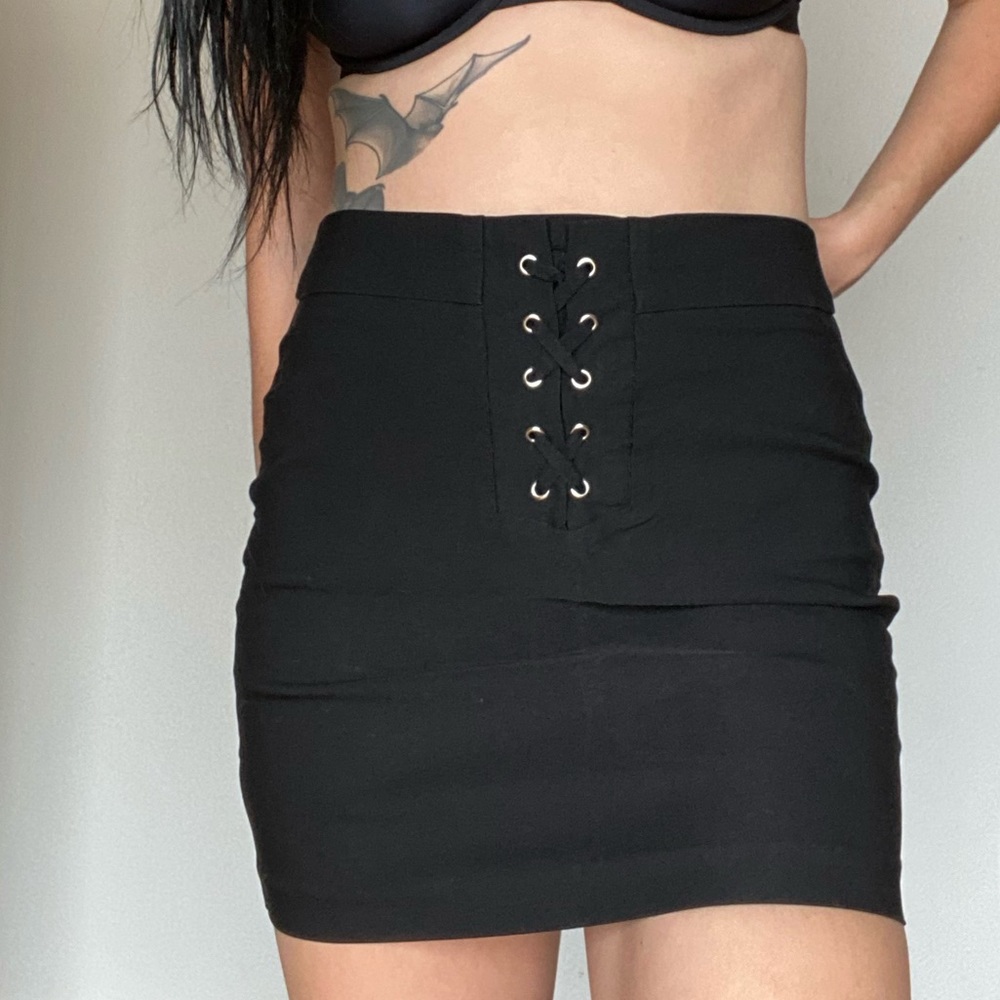 Sexy Black Stretchy Lace Up Mini Skirt